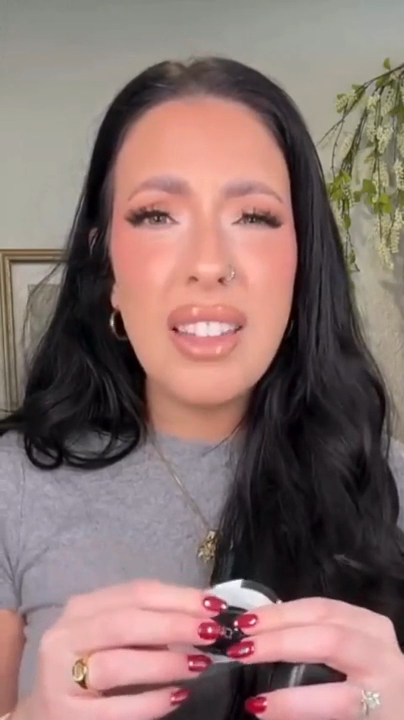 Review by Valentina Ortiz