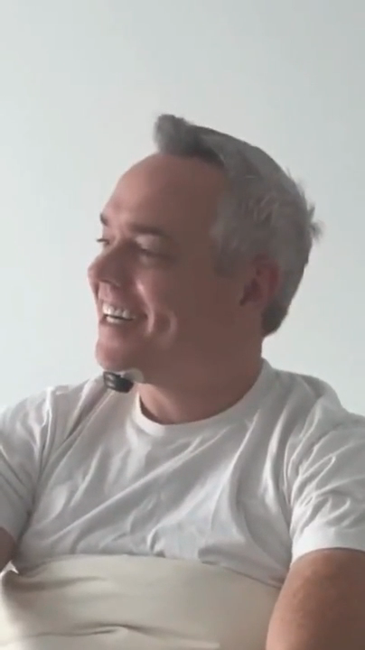 Review by Carlos Mendoza